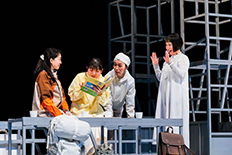 青年劇場「行きたい場所をどうぞ」の舞台より