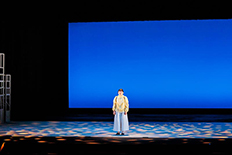 青年劇場「行きたい場所をどうぞ」の舞台より