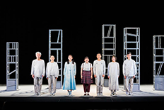 青年劇場「行きたい場所をどうぞ」の舞台より