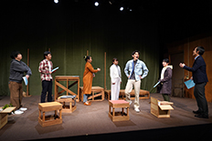 青年劇場「ホモ・ルーデンス-The Players-」の舞台より