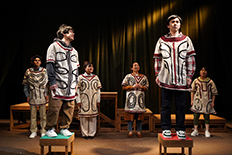 青年劇場「ホモ・ルーデンス-The Players-」の舞台より