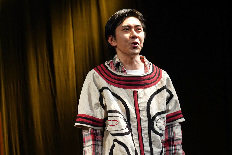 青年劇場「ホモ・ルーデンス-The Players-」の舞台より